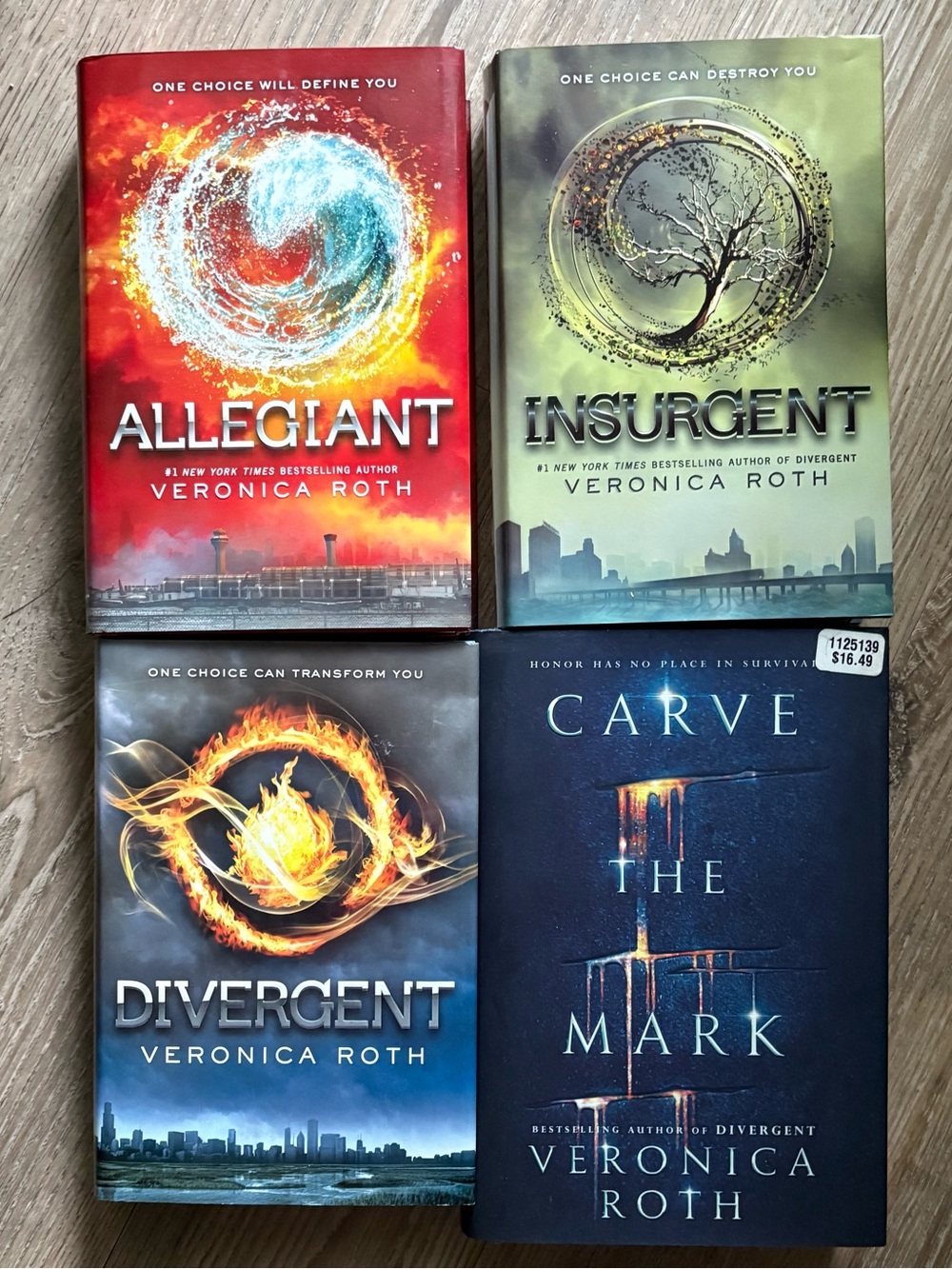 Book Set - Divergent Series Hardcover Veronica Roth Carve the Mark